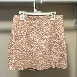 Cute Wild fable cheetah skirt with zipper and clasp in back